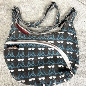 Kavu cotton Sydney cross-body satchel with tulip pattern